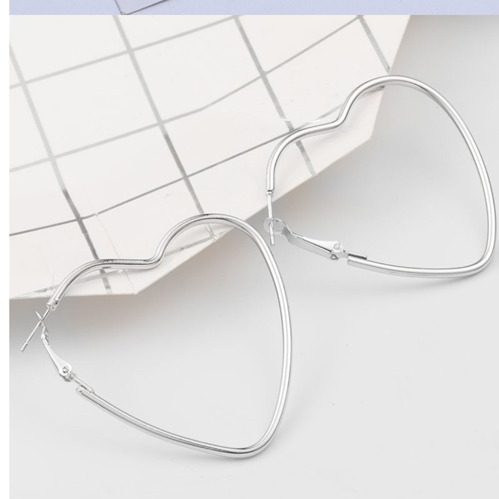 New Heart Shape Hoop Earrings Gold/Silver - Picture 5 of 6